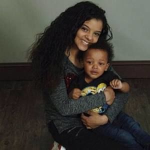 Meet your Posher, Kassie